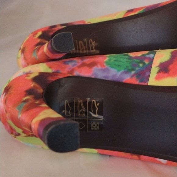 J. Renee Floral Heels - Picture 8 of 14